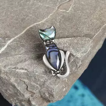 Брошь «Галиотис» кошка, цвет зелёный в серебре