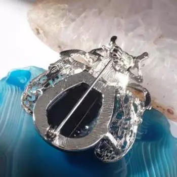 Брошь "Галиотис" муха крупная