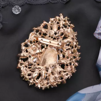 Брошь «Императрица» цветущая, синяя в золоте