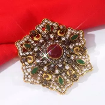 Брошь "Императрица" многоугольник, цвет бордово-зелёный в золоте