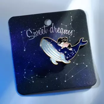 Значок «Кит» и малышка, цветной в золоте