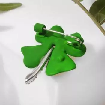 Брошь "Клевер" матовый, цвет зелёный в серебре