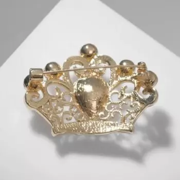 Брошь "Корона" с каплей, цвет радужно-белый в золоте