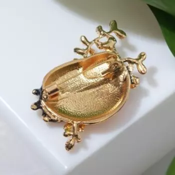 Брошь "Котёнок" в цветочном горшке, цвет чёрно-оранжевый в золоте