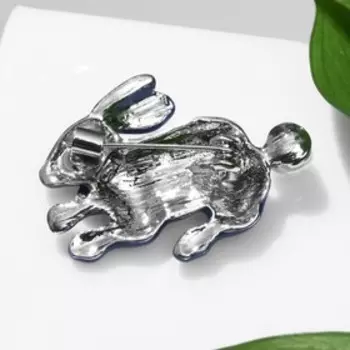 Брошь "Кролик" королевский, цветной в серебре