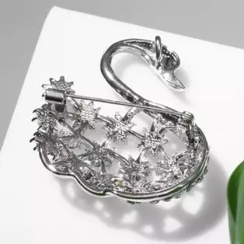 Брошь "Лебедь" цветочный, цвет белый в серебре