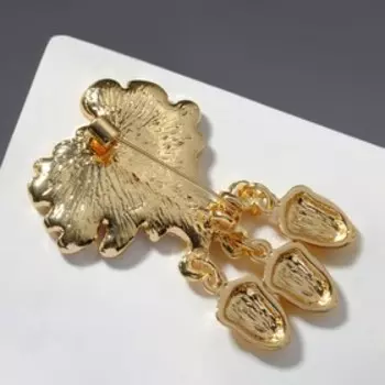 Брошь "Листы дубовые" с подвижными желудями, цвет коричневый в золоте