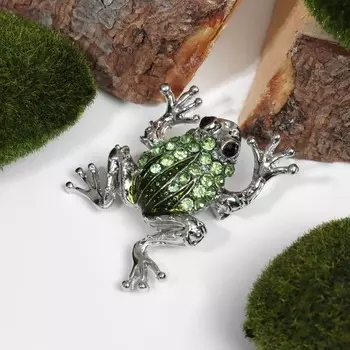 Брошь «Лягушка» путешественница, цвет зелёный в серебре