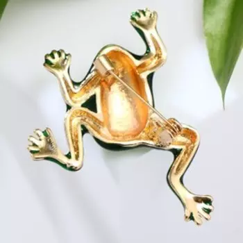 Брошь "Лягушка" скачущая, цвет зелёный в золоте