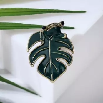 Брошь «Лягушка за листом», зелёная в чернёном золоте