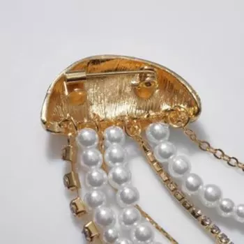 Брошь "Медуза", цвет белый в золоте