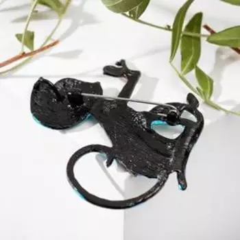Брошь мультяшная "Кошка" с птичкой, цветная в чёрном металле