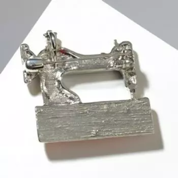 Брошь мультяшная "Швейная машина", цветная в серебре