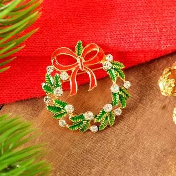 Брошь «Праздничный венок», цвет красно-зелёный в золоте