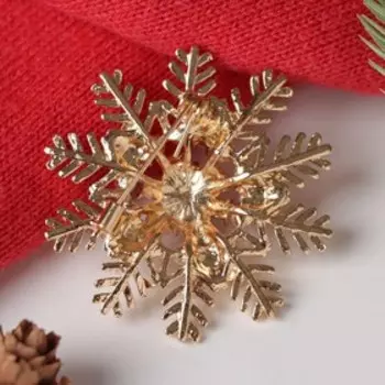 Брошь «Снежинка» роскошная, цвет белый в золоте