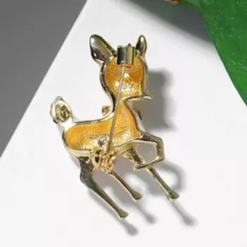 Брошь "Оленёнок", цвет розовый в золоте