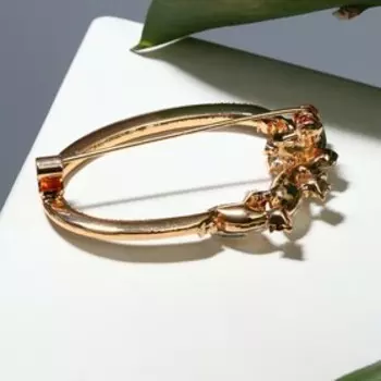 Брошь "Овал" искры, цвет белый в золоте