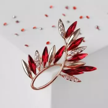 Брошь «Петля», цвет красно-белый в золоте