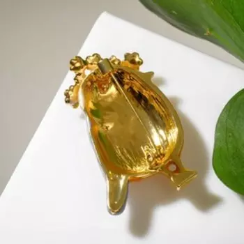 Брошь "Птенчик" с цветами, цветная в золоте