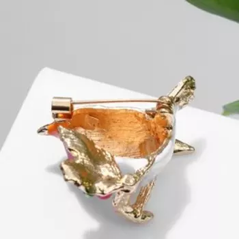 Брошь "Птичка" с ягодками, цветная в золоте