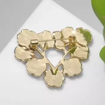 Брошь "Сердце" из цветов, цветная в золоте