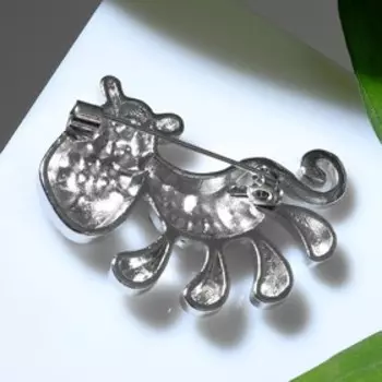 Брошь "Тигр" шагающий , цвет чёрно-белый в серебре