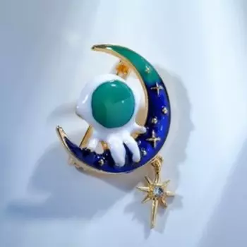 Брошь "Вселенная" космонавт, цветная в золоте