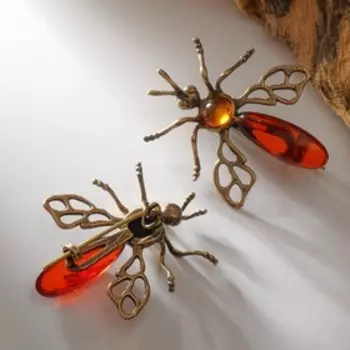 Брошь "Янтарь" муха, цвет коньячный в бронзе