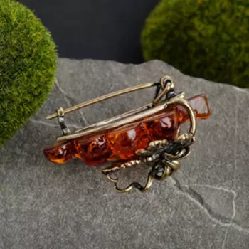 Брошь "Янтарь" виноград, цвет коньячный в бронзе