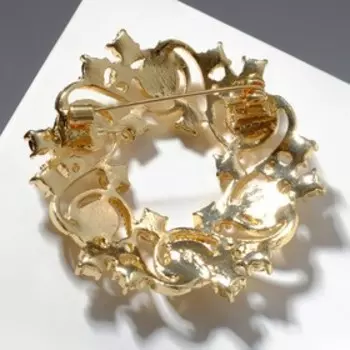 Брошь "Жемчужная карусель", цвет белый в золоте