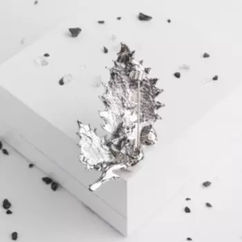 Брошь "Жемчужный трилистник", цвет белый в серебре