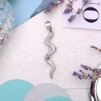 Брошь «Змейка», белая в серебре