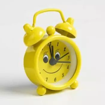 Будильник "Смайлик", дискретный ход, d-4 см, 6 х 4.5 см, жёлтые