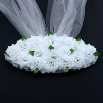 Букет на радиатор с лентами из фатина, белый