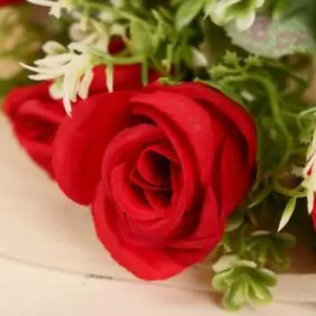 Букет "Розочки с веточками" 23 см, микс