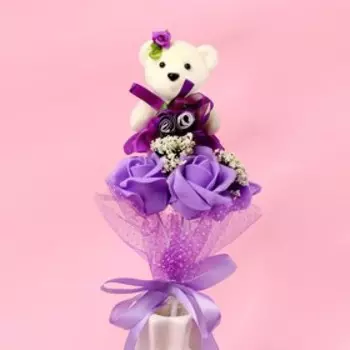Букет с мишкой «Для тебя», 3 цветка, цвет фиолетовый