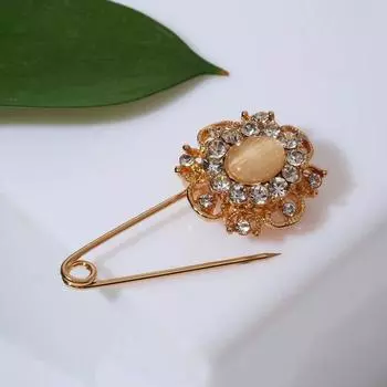 Булавка «Классика» с камнем, 4 см, цвет бело-бежевый в золоте