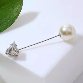 Булавка "Стрела" 5см, цвет белый в серебре