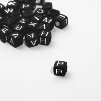 Бусины для творчества из акрила «Буквы английские», МИКС, кубик 66 мм, набор 10 г, цвет чёрно-белый