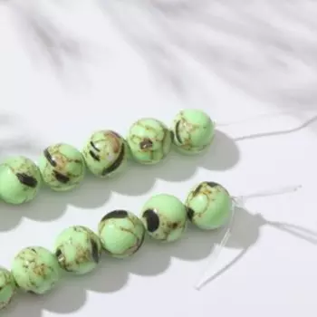 Бусины на нити шар №8 "Варисцит", цвет салатовый
