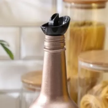 Бутыль стеклянная для соуса и масла «Металлик», 700 мл, цвет МИКС