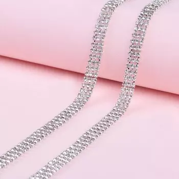 Цепь со стразами, с голографией, 3 ряда, металл, стекло, 6 мм, 4.5±0.2 м, цвет серебряный