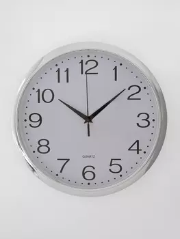 Часы настенные интерьерные «Классика», плавный ход, d-30 см