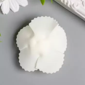 Декор для творчества "Белая роза с волнистыми лепестками" d=5 см