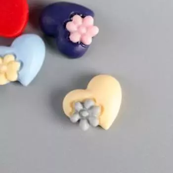 Декор для творчества пластик "Сердце с цветочком" набор 20 шт матовый МИКС 1,3х1,3 см
