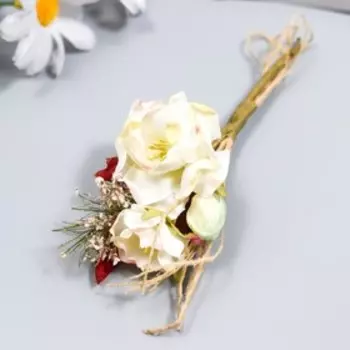 Декоративный букетик "Рукоделие" камелия