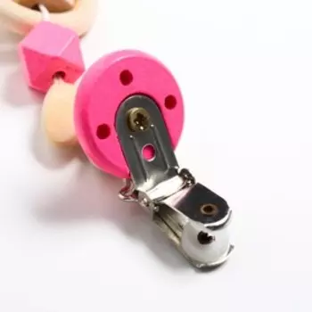 Держатель для пустышки «Сердечко», дерев., цвет розовый