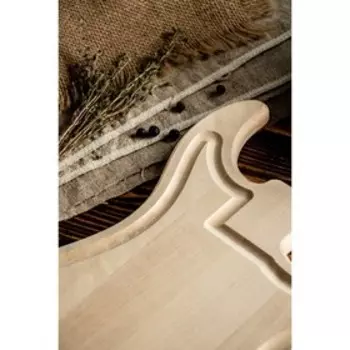 Доска разделочная и сервировочная "Гитара" с желобом для стока, с ручкой, МАССИВ, 32×22×2 см