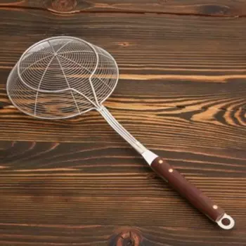 Дуршлаг-сито Шафран, d=18 см, с деревянной ручкой, металл