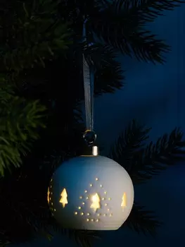 Ёлочный шар «Ёлочки», 6.96.95.9 см, 1 LED, от батареек LR443, свечение тёплое белое